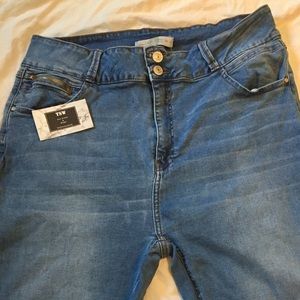 I & M PLUS SIZE 3X BLUE STRETCHY JEANS